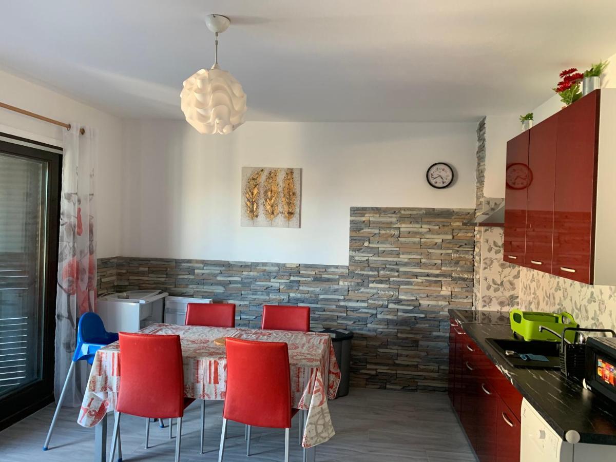 Apartments Matthew & Oscar Порат Екстер'єр фото
